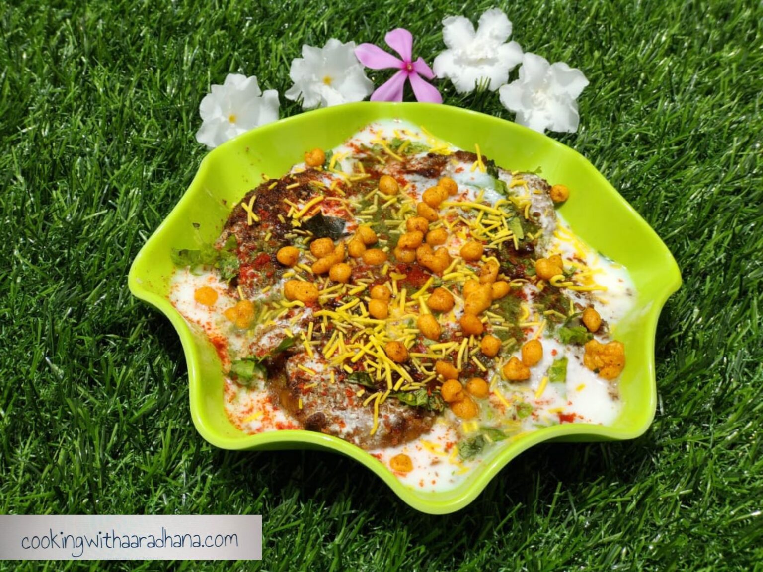 aloo tikki chaat